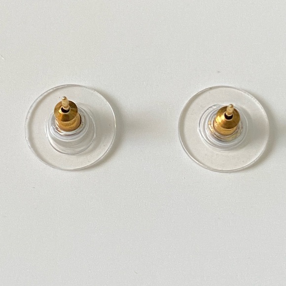 Green Glass Stone Stud Pierced Earrings - Picture 5 of 6